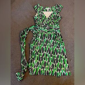 Diane von Furstenberg DVF wrap dress. Green and Navy. 4